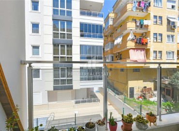 Элегантная двухкомнатная квартира, 55м², в современной резиденции у пляжа Клеопатры в центре Алании под ВНЖ ID-18730 фото-10