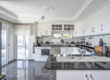 Обновленная меблированная вилла 3+1, 150м² с потрясающими видами в горном районе Алании Бекташ ID-16975 фото-6