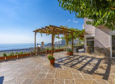 Обновленная меблированная вилла 3+1, 150м² с потрясающими видами в горном районе Алании Бекташ ID-16975 фото-20