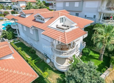 Элегантный четырехкомнатный пентхаус, 155м², в районе Алании Конаклы в 500м от Средиземного моря под ВНЖ ID-18129 фото-1