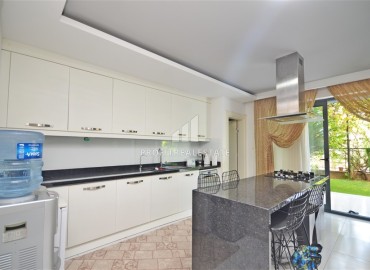 Стильный садовый дуплекс с тремя спальнями, 200м², в элитном комплексе района Каргыджак, Алания ID-18766 фото-5