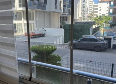 Большая меблированная квартира с одной спальней, 70м² в комплексе с зимним бассейном в 250м от моря в Махмутларе, Алания ID-18836 фото-8