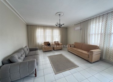 Недорогая вторичная недвижимость: квартира 2+1 с отдельной кухней, 115м², в 250м от моря в Махмутларе, Алания ID-18910 фото-3