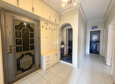 Недорогая вторичная недвижимость: квартира 2+1 с отдельной кухней, 115м², в 250м от моря в Махмутларе, Алания ID-18910 фото-6