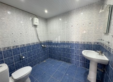 Недорогая вторичная недвижимость: квартира 2+1 с отдельной кухней, 115м², в 250м от моря в Махмутларе, Алания ID-18910 фото-7