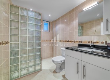 Стильная вилла с тремя спальнями, 250м², с потрясающими видами в районе Тепе, Алания под ВНЖ ID-18912 фото-15