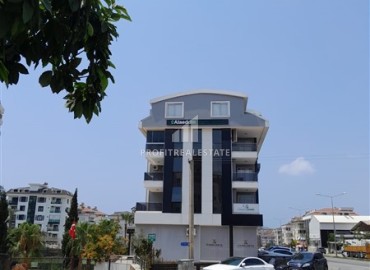 Трехкомнатная меблированная квартира, 90м², в новом доме с парковкой на западе района Тосмур, Алания ID-18984 фото-1