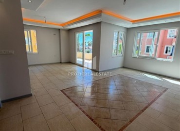 Большая квартира 2+1, 120м², после ремонта в уютном комплексе на первой береговой линии в Махмутларе, Алания ID-18987 фото-3