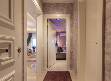 Видовая дизайнерская квартира 1+1, 55м², в элитном комплексе на первой береговой линии в Махмутларе, Алания ID-19032 фото-6