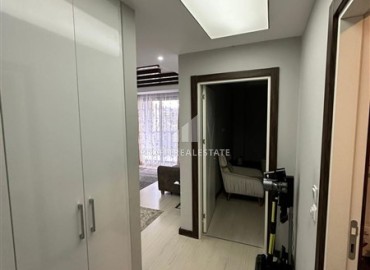 Видовая меблированная квартира с одной спальней, 55м², в элитном комплексе в Махмутларе, Алания ID-19051 фото-8