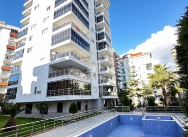 Трехкомнатная меблированная квартира, 90м², в резиденции с бассейном, у моря в Махмутларе, Алания ID-19060 фото-1