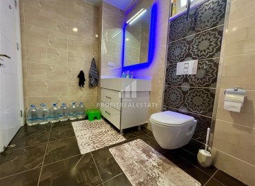 Симпатичная двухкомнатная квартира, 70м², с видом на горы в 200м от моря в Махмутларе, Алания ID-19088 фото-10