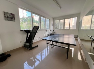 Симпатичная двухкомнатная квартира, 70м², с видом на горы в 200м от моря в Махмутларе, Алания ID-19088 фото-16