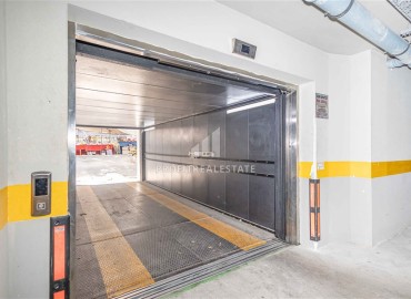 Меблированная двухкомнатная квартира, 55м², в недорогом комплексе в 700м от моря в районе Оба, Алания ID-19112 фото-16
