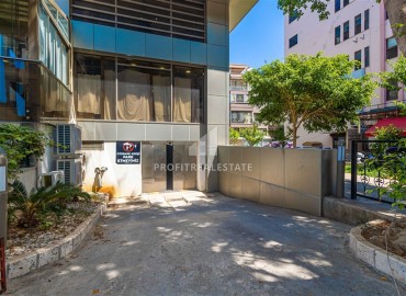 Меблированная двухкомнатная квартира, 55м², в недорогом комплексе в 700м от моря в районе Оба, Алания ID-19112 фото-19