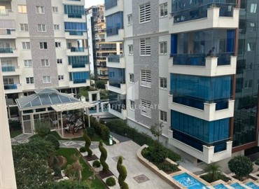 Элегантные апартаменты с одной спальней, 70м², в элитном комплексе, в 400 метрах от моря в Махмутларе, Алания ID-19114 фото-14