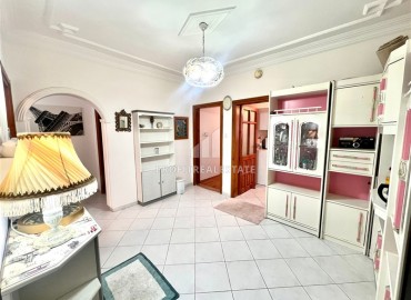 Бюджетная меблированная квартира 3+1 с отдельной кухней, 145м², в доме с парковкой и отличной локацией в Махмутларе, Алания ID-19143 фото-7