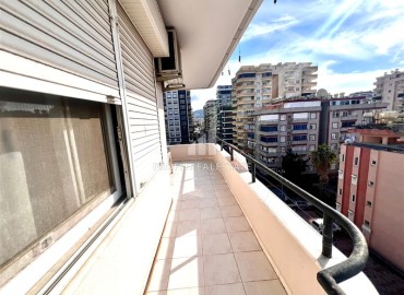 Бюджетная меблированная квартира 3+1 с отдельной кухней, 145м², в доме с парковкой и отличной локацией в Махмутларе, Алания ID-19143 фото-21