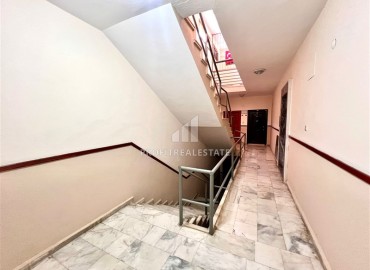 Бюджетная меблированная квартира 3+1 с отдельной кухней, 145м², в доме с парковкой и отличной локацией в Махмутларе, Алания ID-19143 фото-23