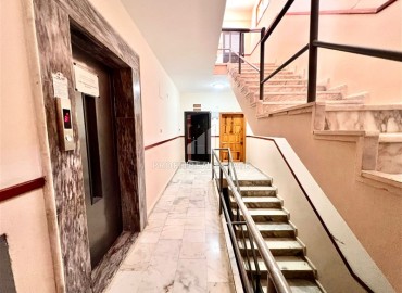 Бюджетная меблированная квартира 3+1 с отдельной кухней, 145м², в доме с парковкой и отличной локацией в Махмутларе, Алания ID-19143 фото-26