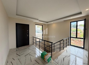 Новая частная двухэтажная вилла с тремя спальнями, 250м², с бассейном в горах района Алании Махмутлар ID-19151 фото-15