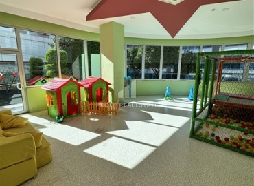 Видовые меблированные апартаменты 1+1, 65м², на высоком этаже в элитном комплексе в 500м от моря в Махмутларе, Алания ID-19194 фото-23