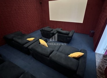 Видовые меблированные апартаменты 1+1, 65м², на высоком этаже в элитном комплексе в 500м от моря в Махмутларе, Алания ID-19194 фото-24
