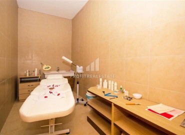 Видовые меблированные апартаменты 1+1, 65м², на высоком этаже в элитном комплексе в 500м от моря в Махмутларе, Алания ID-19194 фото-28
