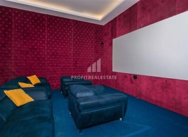 Видовые меблированные апартаменты 1+1, 65м², на высоком этаже в элитном комплексе в 500м от моря в Махмутларе, Алания ID-19194 фото-32