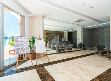 Видовые меблированные апартаменты 1+1, 65м², на высоком этаже в элитном комплексе в 500м от моря в Махмутларе, Алания ID-19194 фото-33