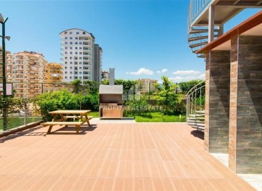 Видовые меблированные апартаменты 1+1, 65м², на высоком этаже в элитном комплексе в 500м от моря в Махмутларе, Алания ID-19194 фото-35