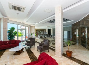 Видовые меблированные апартаменты 1+1, 65м², на высоком этаже в элитном комплексе в 500м от моря в Махмутларе, Алания ID-19194 фото-37