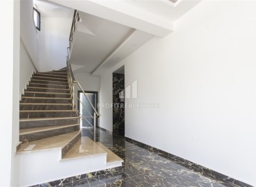 Видовые двухкомнатные апартаменты, 51м², с оригинальным интерьером, в 150м от моря в районе Каргыджак, Алания ID-19248 фото-26