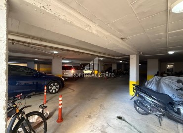Готовая к проживанию, двухкомнатная квартира, 60м², в элитном комплексе в 200м от моря в районе Кестель, Алания ID-19262 фото-18