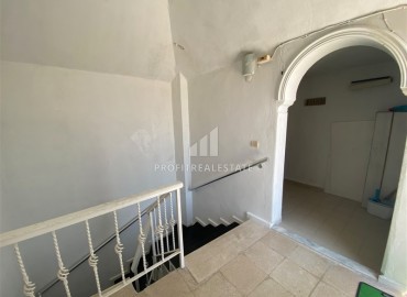 Меблированные трехэтажные апартаменты 5+1, 300м², в районе Гюзельоба, Анталия, с возможностью ВНЖ ID-19268 фото-4
