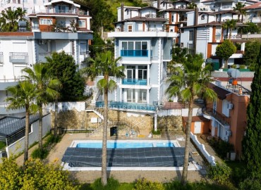 Трехэтажная вилла 4+1, 230м², в комфортабельном комплексе в районе Алании Конаклы, 500м от моря. ID-19275 фото-1