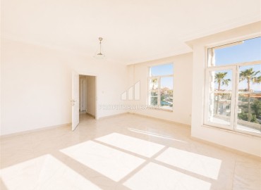 Трехэтажная вилла 4+1, 230м², в комфортабельном комплексе в районе Алании Конаклы, 500м от моря. ID-19275 фото-22