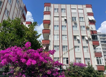 Недорогая вторичная недвижимость: трехкомнатная квартира, 80м², в 200м от моря в Махмутларе, Алания ID-19307 фото-1