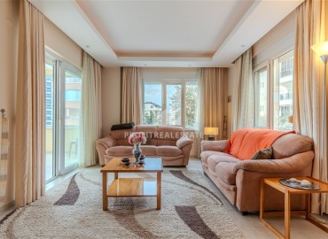 Готовая к проживанию, трехкомнатная квартира, 115м², в резиденции с бассейном в 500м от моря в районе Алании Тосмур ID-19367 фото-2
