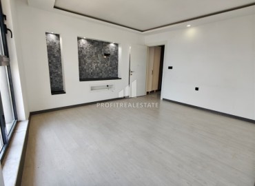 Трехкомнатная квартира с отдельной кухней, 80м² в комплексе с бассейном в Анталии, район Муратпаша ID-18387 фото-2