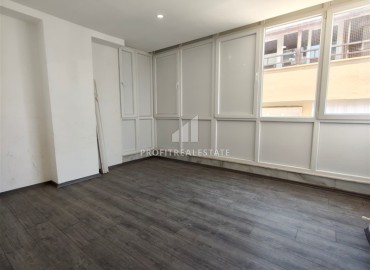 Трехкомнатная квартира с отдельной кухней, 80м² в комплексе с бассейном в Анталии, район Муратпаша ID-18387 фото-6