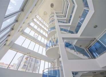 Видовой перевернутый меблированный дуплекс 4+1, 160м², в отличном комплексе в 150м от моря в районе Кестель, Алания ID-19400 фото-35