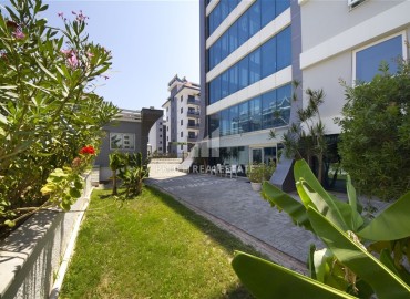 Видовой перевернутый меблированный дуплекс 4+1, 160м², в отличном комплексе в 150м от моря в районе Кестель, Алания ID-19400 фото-38