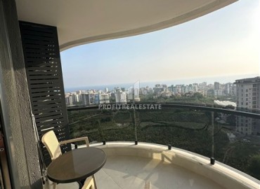 Видовая меблированная квартира с одной спальней, 55м², в элитном комплексе в Махмутларе, Алания ID-19431 фото-11
