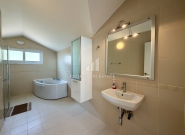 Меблированная двухуровневая квартира 3+1, 170м², в уютном комплексе с потрясающими видами у пляжа Клеопатры, Алания под ВНЖ ID-19435 фото-15