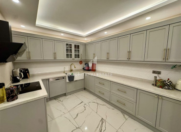 Новый меблированный частный дом для большой семьи 6+3, 350м², с потрясающим видом в центре Алании, в Кале ID-19480 фото-11