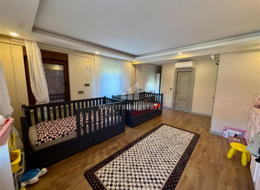 Новый меблированный частный дом для большой семьи 6+3, 350м², с потрясающим видом в центре Алании, в Кале ID-19480 фото-13