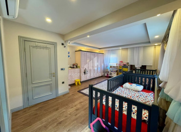 Новый меблированный частный дом для большой семьи 6+3, 350м², с потрясающим видом в центре Алании, в Кале ID-19480 фото-14