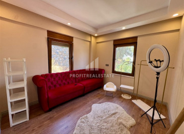Новый меблированный частный дом для большой семьи 6+3, 350м², с потрясающим видом в центре Алании, в Кале ID-19480 фото-15
