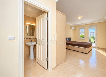Уютная квартира с тремя спальнями, 120м², в престижном комплексе в 800м от моря в районе Алании Тосмур ID-19580 фото-16